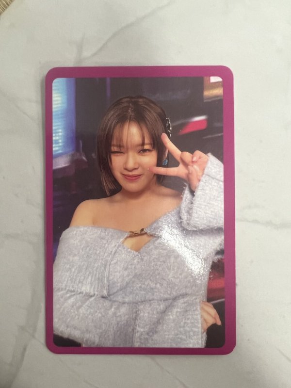 Twice: Ready To Be: Photocard READY